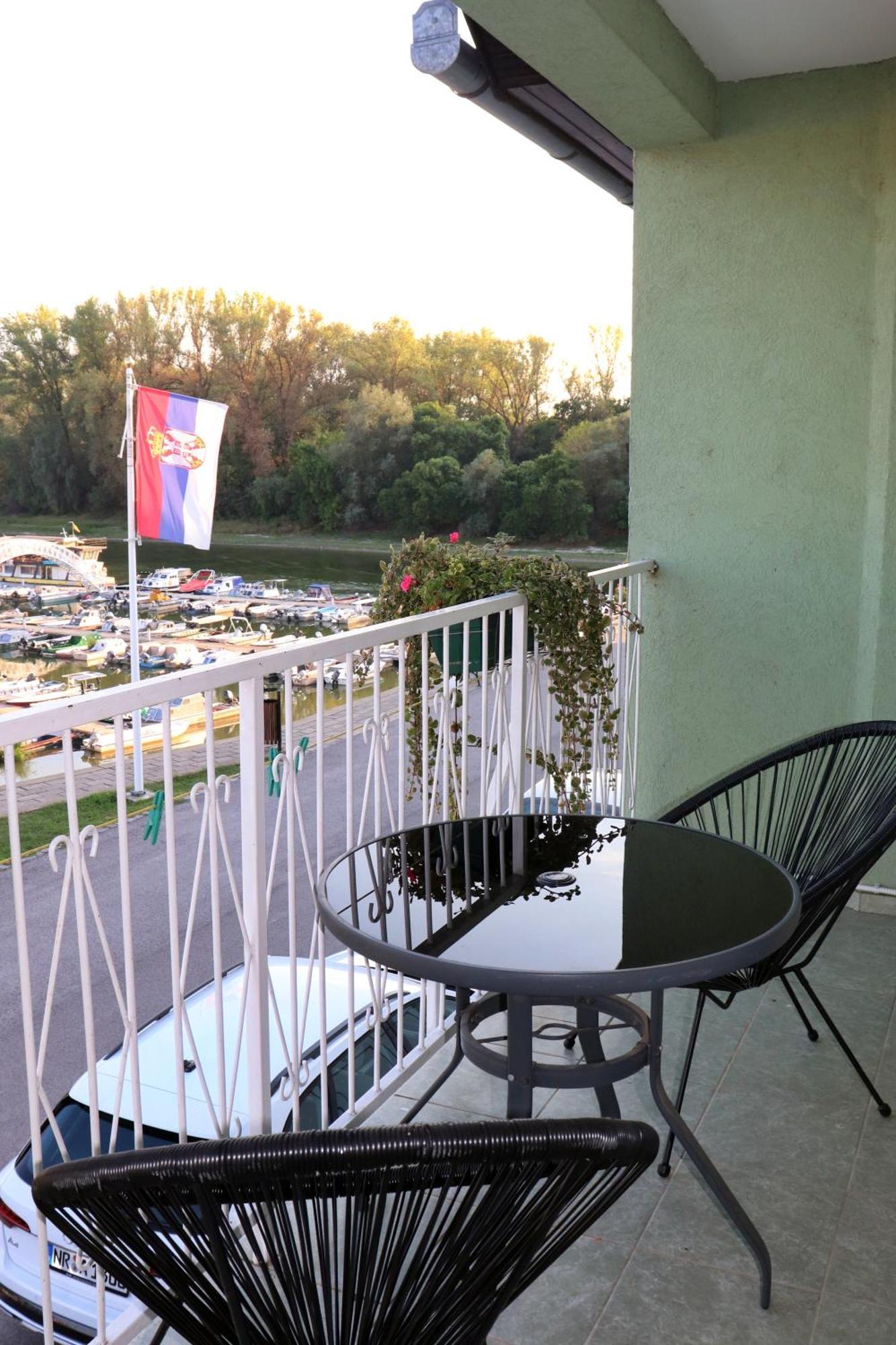 Marina Apartment *